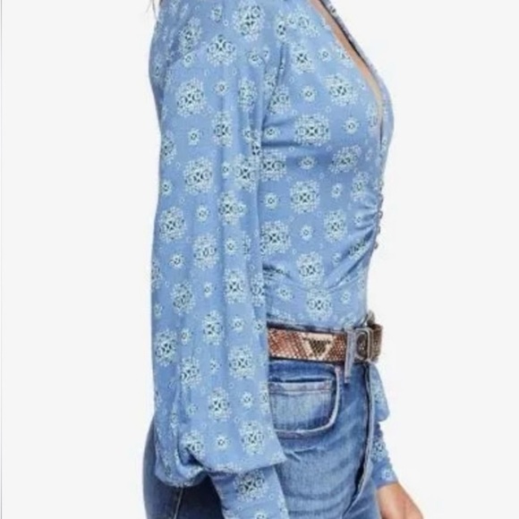 Free People Sydney Chambray Blue Top Size Medium Excellent Preloved Cond… - Picture 2 of 11